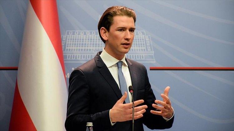 <p><strong>Avusturya Dışişleri Bakanı Sebastian Kurz:</strong> İstanbul Atatürk Havalimanı'nda korkunç terör saldırısı. Benim düşüncelerim, kurbanların dostları ve aileleriyledir.</p>
<p> </p>