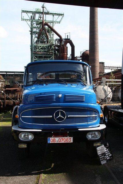 <p>Mercedes severler Almanya'nın Hattingen kentinde buluştu. Mercedes kulübü tarafından her sene düzenlenen etkinlik kapsamında Mercedes klasikleri ve son model Mercedes'ler bir araya geldi. İşte o otomobiller....</p>
<p> </p>
