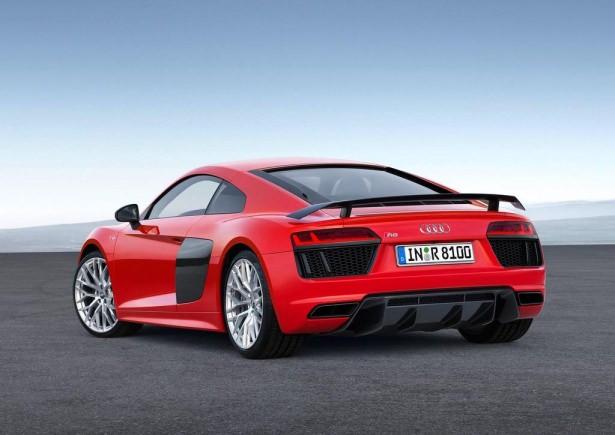 <p>Audi Ürün Geliştime Yöneticisi Ulrich Hackenberg, Yeni R8’in her parçasının ya geliştirildiğini ya da yeniden tasarlandığını belirtti. </p>