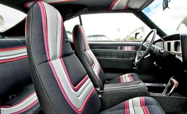 <p>AMC Javelin Pierre Cardin</p>