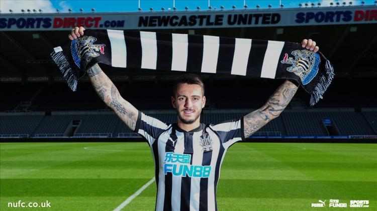 <p>Joselu</p>
<p>Newcastle United, Joselu'yla 3 yıllık sözleşme imzaladı. </p>