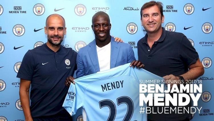 <div>Benjamin Mendy</div>
<div> </div>
<div>Manchester City, Monaco'dan Benjamin Mendy'yi 58 milyon euro'ya transfer etti. 23 yaşındaki oyuncu 22 numaralı formayı giyecek. </div>