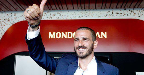 <div>Leonardo Bonucci</div>
<div> </div>
<div>Milan, Juventus'tan Bonucci'yi transfer ettiğini resmen duyurdu. Oyuncu 2022 sezonu sonuna kadar Kırmızı-siyahlı formayı giyecek. </div>