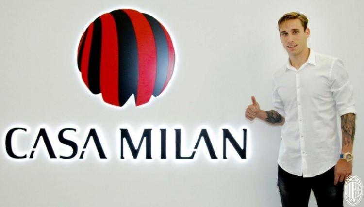 <div>Lucas Biglia</div>
<div> </div>
<div>Milan, 31 yaşındaki orta sahayı 17 milyon euro'ya kadrosuna kattı. </div>