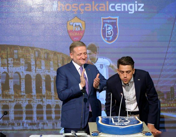 <div>Cengiz Ünder</div>
<div> </div>
<div>Roma, 15 milyon euro'ya Başakşehir'den kadrosuna kattı. </div>