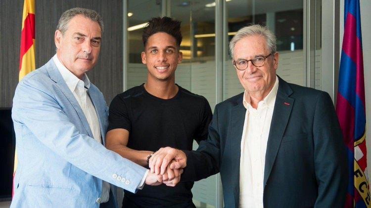 <div>Vitinho</div>
<div> </div>
<div>Barcelona kulübü B takımı için Palmeiras'tan Vitinho'yu 1 yıllığına kiraladı. </div>