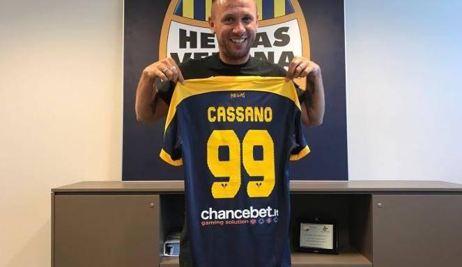 <div>Cassano</div>
<div> </div>
<div>Hellas Verona, serbest statüde bulunan 34 yaşındaki golcü Antonio Cassano ile sözleşme imzaladı. </div>