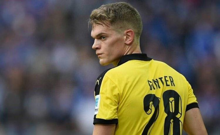 <div>Matthias Ginter</div>

<div> </div>

<div>Mönchengladbach, Dortmund'un 23 yaşındaki savunma oyuncusu Matthias Ginter'i transfer etti. Bonservis 15 milyon euro. </div>
