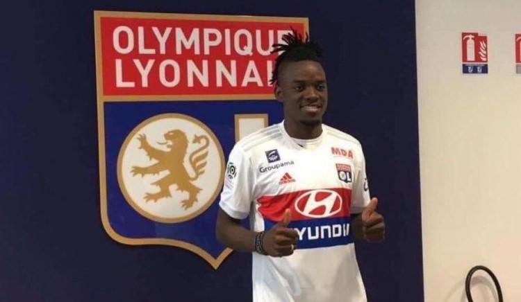 <div>Bertrand Traore</div>

<div> </div>

<div>21 yaşındaki forvet, 20 milyon € karşılığında Chelsea'den Lyon'a transfer oldu </div>
