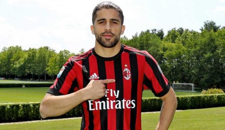 <div>Ricardo Rodriguez</div>

<div> </div>

<div>Milan, Wolfsburg'un başarılı sol beki Ricardo Rodriguez'in transferini resmen duyurdu. </div>
