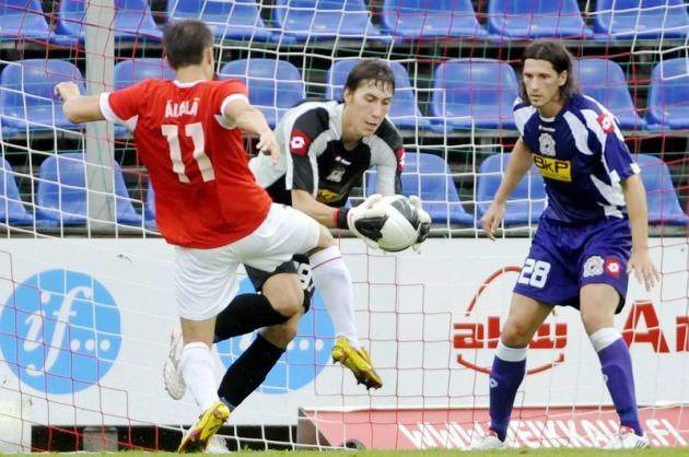 <p><strong>Finlandiya:</strong> Yabancı sınırlaması yok. En fazla 3 yabancı futbolcu ilk 11'de sahaya çıkabilir.</p>
