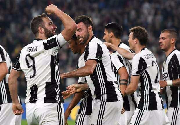 <p><strong>İtalya:</strong> AB futbolcuları + 5 yabancı futbolcu kadroda bulundurulabilir. AB futbolcuları + 5 yabancı futbolcu ilk 11'de sahaya çıkabilir.</p>