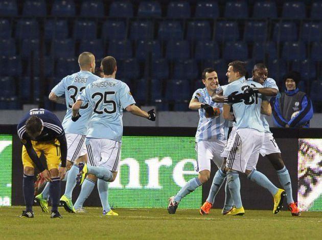 <p><strong>Slovakya:</strong> Yabancı sınırlaması yok. En fazla 4 yabancı futbolcu ilk 11'de sahaya çıkabilir.</p>
