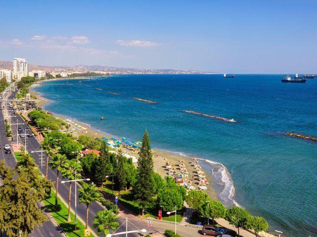 <p class="MsoNormal"><o:p> </o:p>8- Limasol, Güney Kıbrıs</p>
<p class="MsoNormal"><o:p></o:p></p>
<p class="MsoNormal">Güney Kıbrıs'ta en çok turist çeken bölgelerden biri</p>