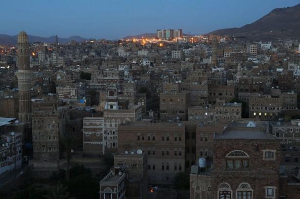 <p>Klasik Yemen mimarisinin temelini oluşturan ''kerpiç gökdelenler'', 400 yıllık Osmanlı hakimiyeti sırasında, üzerindeki Osmanlı eklemeleri ile ''orjinal'' bir görünümüyle bugün halen varlığını koruyor.</p>

<p> </p>
