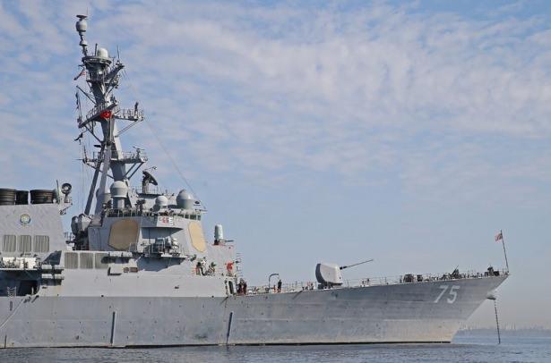 <p>ABD'nin destroyer filosunun en önemli gemilerinden olan 154 metre uzunluğundaki gemi, 56 kilometre hıza kadar çıkabiliyor. Gemiyi diğer savaş gemilerinden ayıran en önemli özelliğini ise balistik füze kalkanı "Aegis" sistemi oluşturuyor.</p>
<p> </p>