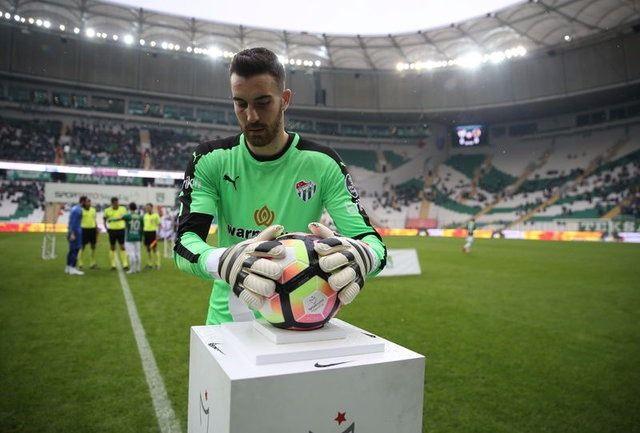 <p>Harun Tekin: 4,5 milyon Euro</p>