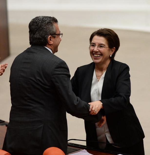 <p><span style="color:#FFD700"><strong>Bah&ccedil;ekapılı, tasarıların g&ouml;r&uuml;şmeleri sırasında yaptığı veda konuşmasında, 24. yasama d&ouml;neminin bitmesine &ccedil;ok az kaldığını belirterek, şunları s&ouml;yledi:</strong></span></p>
