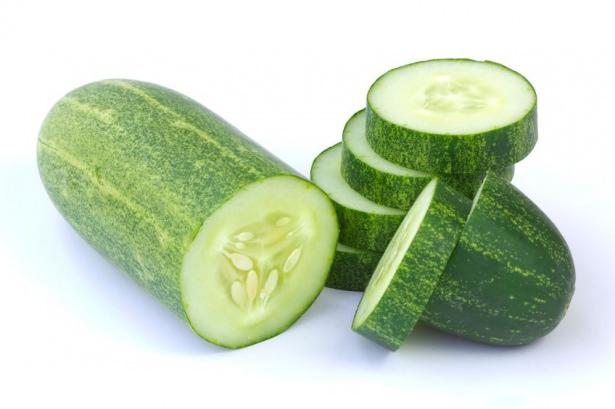 <p>Salatalığın yüzde 96'sı sudur.</p>
