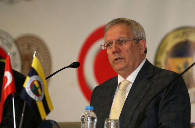 <p>Artık başkan Aziz Yıldırım ve yönetiminin bırakması açıkça isteniyordu.</p>
