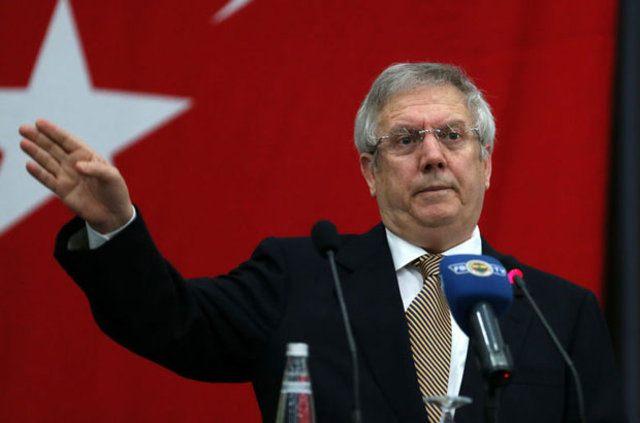 <p>Başkan Aziz Yıldırım ve yöneticiler İngiltere’den dün öğleden sonra döndükten sonra dağıldılar ve hiç bir açıklamada bulunmadılar. Bu gergin ortamda futbol takımı da etkilendi ve aynı görüntü orada da yaşanıyor.</p>