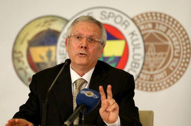 <p>Başkanlık koltuğuna oturduğu ilk günden itibaren, Türk sporuna hakim düzenden 10 yıl ileride vizyonu ile camiamıza sayısız hizmetlerde bulunan ve herşeyden önemlisi camiamızın namusu 3 Temmuz kumpasına karşı dimdik ayakta duran başkanımız Sayın Aziz Yıldırım’a, 19 senelik tüm hizmetleri için gönülden teşekkür ederiz. </p>