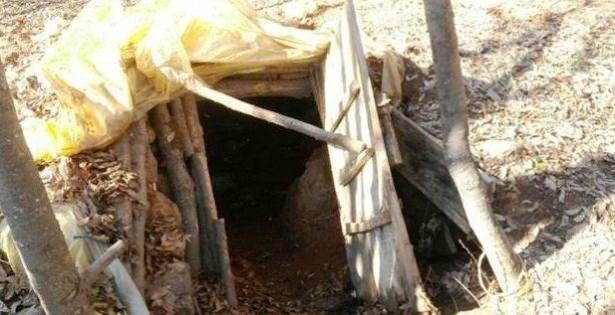 <p><strong>Tunceli’de PKK’ya ait 10 sığınakta mühimmat ele geçirildi</strong><br />
TUNCELİ İl Jandarma Komutanlığı’na bağlı birliklerin Nazimiye İlçesi kırsalında düzenlediği operasyonda, terör örgütü PKK’ya ait 10 sığınak içerisinde el yapımı patlayıcı yapımında kullanılan mühimmat ile yaşam malzemeleri bulundu. Sığınaklar kullanılamayacak şekilde imha edildi.</p>