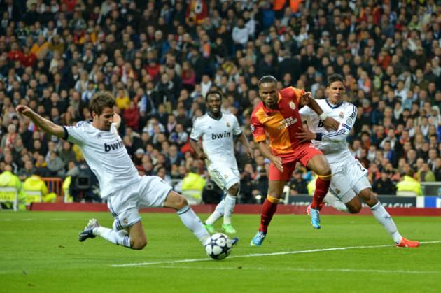 Burak Yılmaz ve C.Ronaldo beklediğimden soğuk selamlaştı. Drogba ve Sneijder ise adeta enişte muamelesi ile kucaklandı...