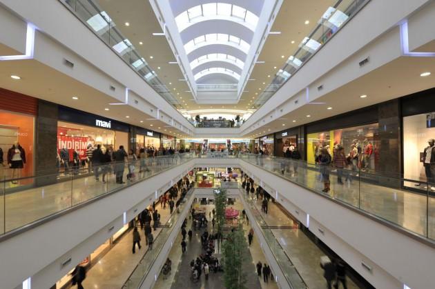 Siz siz olun, AVM’lere 0-3 saat arası otopark parası ödemeyin. 5 lira, 10 lira demeyin, para alan AVM’leri şikâyet edin.