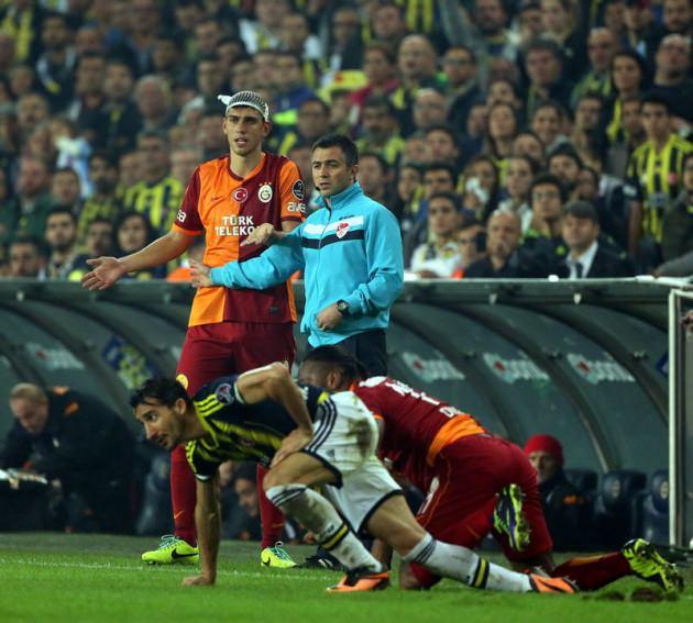 <p>Ünlü isimler, bu dev derbi için bakın hangi skor tahminlerinde bulundular...</p>