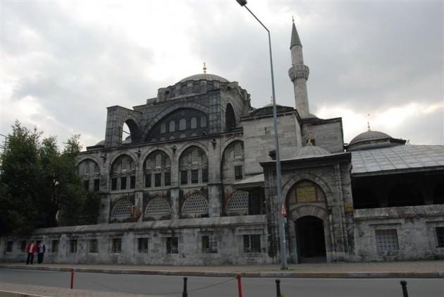 Ekmek kırıntısından muhteşem bir cami çıktı