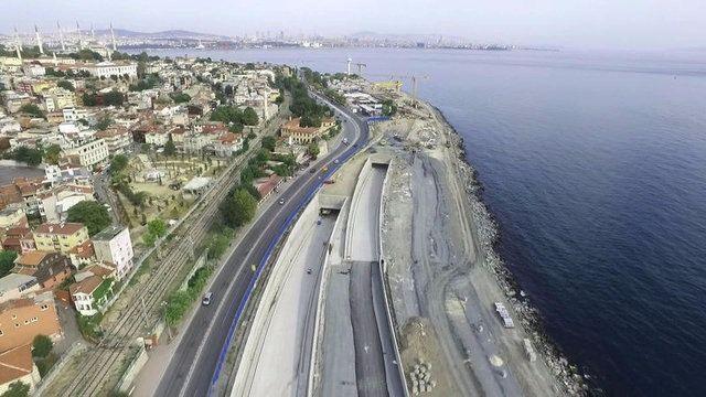 <p>Tünel inşaatının 22 Ağustos 2016 tarihinde tamamlanmasının ardından bağlantı yolları ve buralarda yapılacak araç ve yayalar için yapılan alt ve üst geçiş çalışmalarına hız verildi.</p>
<p> </p>
