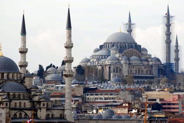 <p>Süleymaniye Camii, restore edilmeden önce... </p>