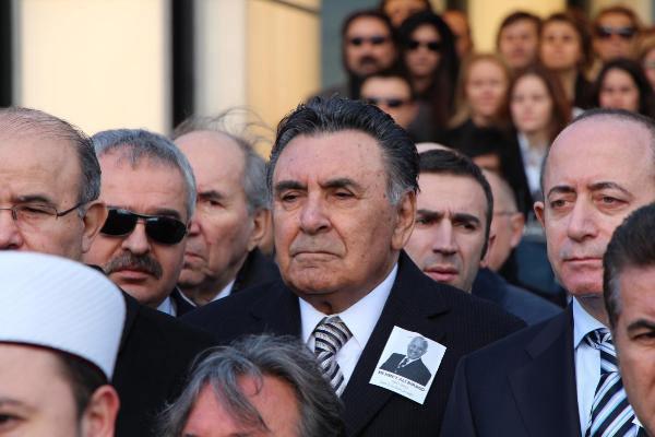 Doğan Holding'in Yönetim Kurulu Onursal Başkanı Aydın Doğan oldukça üzgündü...