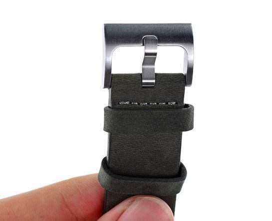 <p>Duyurulan yeni teknoloji ürünlerini parçalarına ayırarak tamir edilebilirlik raporu hazırlayan iFixit ekibinin son üyesi Motorola'nın yuvarlak ekranlı ilk akıllı saati oldu.</p>

<p> </p>
