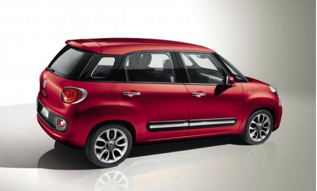 FIAT: Yüzde 3'lük ÖTV artışını Eylül sonuna kadar karşılayan marka, ay sonuna kadar 18 bin TL'ye sıfır faiz ve Linie ve Linea Classic modellerinde 'KDV bizden' kampanyasına devam ediyor.