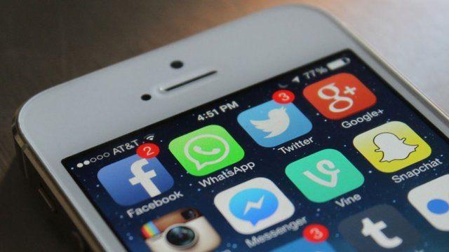 <p>Son yapılan güncellemeleri gerçekleştiremeyen bazı telefon kullanıcıları WhatsApp uygulamasını 30 Haziran tarihinden itibaren kullanamayacak.</p>
