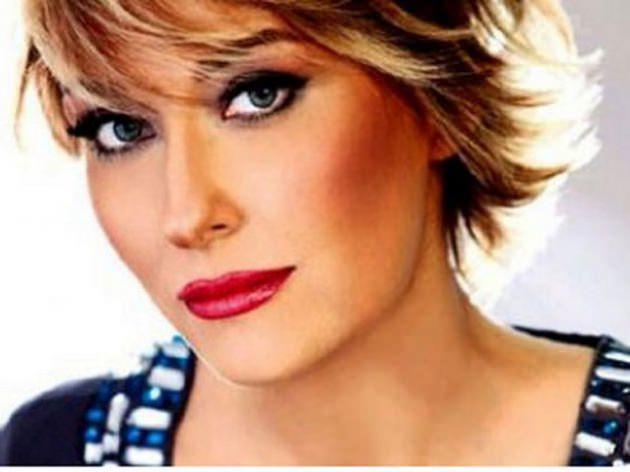 <p>Boğaziçi Üniversitesi Ekonomi Bölümü mezunu. Birsel, New York Columbia Üniversitesi'nde sinema üzerine master yaptı</p>
