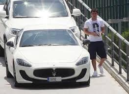 <p>Lionel Messi - Maserati GranTurismo MC Stradale</p>

<p> </p>
