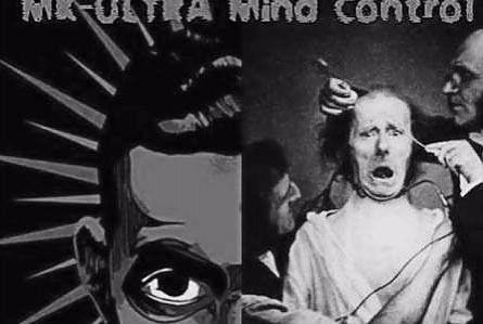 <p>MK Ultra Projesi<br />
<br />
CIA'in insan beynini kontrol için çeşitli kimyasallar kullandığı bir proje. İnsanları zombiye çevirip istediklerini yaptırmayı amaçladılar. Proje 20 yıla yakın sürdü. Kaç kişinin deneylere katılıp hayatını kaybettiği bilinmiyor. Deneyler 1973 yılında sonlandı.</p>
