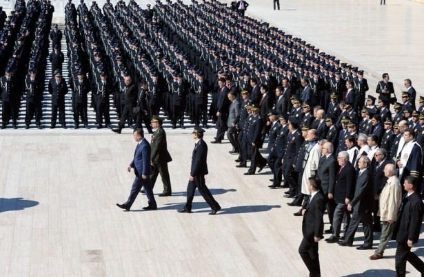 <p>Ülkemizin çağdaş uygarlık düzeyine ulaşması için Emniyet Teşkilatı olarak üzerimize düşen sorumluluğun farkındayız.</p>
