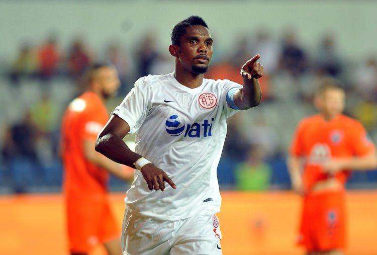 <p>Samuel Eto'o</p>

<p>Fenerbahçe, Galatasaray ve Beşiktaş için yıllar boyunca yazılıp, çizildi. Hatta Türk basınında bir kült haline geldi ama Kamerunlu, Antalyaspor’a transfer oldu.</p>
