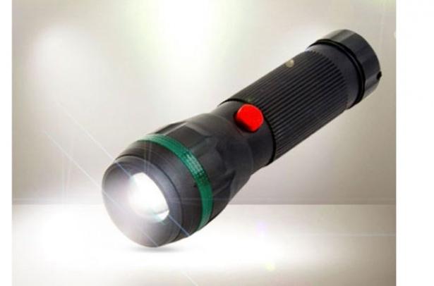 <p>Üretici: Master Ev Gereçleri İç ve Dış Tic. Ltd. Şti.<br />
Marka-model: MTR Master Marka MTR-55 Model Şarjlı El Feneri</p>
