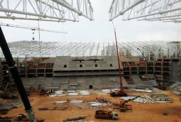 <p><span style="font-size:13.3333339691162px; line-height:23.1111106872559px">Yeni Antalya Stadyumu</span></p>
