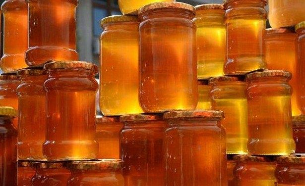 <p>Bal ve elma sirkesi<br />
Ayurveda metinlerine göre vücut dokusundaki yağlardan ve kolesterolden kurtulmanın en iyi yolu.</p>
