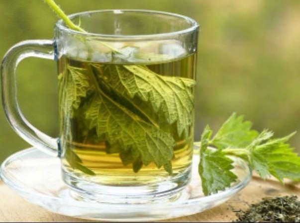 <p>İçerisinde bol miktarda K vitamini bulunduğu için kanın pıhtılaşmasını önlüyor.</p>
