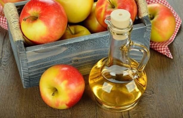 <p><strong>Vücut bakımında;</strong></p>

<p>Tazelik verici bir banyo toniği kabul ediliyor<br />
Kepeklere karşı son derece etkili<br />
Arı sokmalarını tedavi ediyor<br />
Su kaçarsa kulağa damlatılıyor</p>
