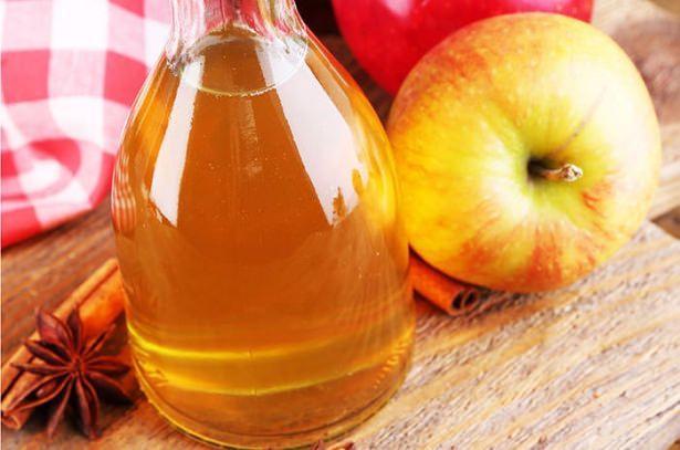 <p>Elma sirkesi güneş yanığı için mükemmel bir ilaçtır.</p>
