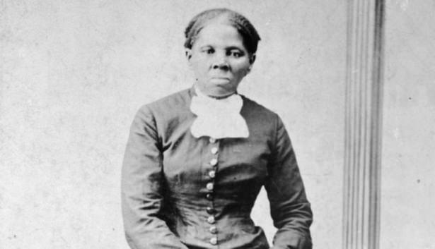 <p><strong>AMERİKA</strong></p>

<p>Afrika kökenli Amerikalı Harriet Tubman'ın banknotlarda kullanılması ABD için bir ilk olsa da dünya için değil. İşte banknotlarının üzerinde tarihlerinden önemli kadınlara yer veren 9 ülke...</p>

<p> </p>
