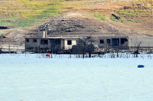 <p><strong>DUYGUSAL BAĞ</strong></p>
<p>Eski Eşelek köyüne 12 kilometre uzaklıktaki Çan'ın Hacılar köyünde yaşayan Ahmet Sevgili ise köye gelip eski anıları yad ettiğini söyledi.</p>